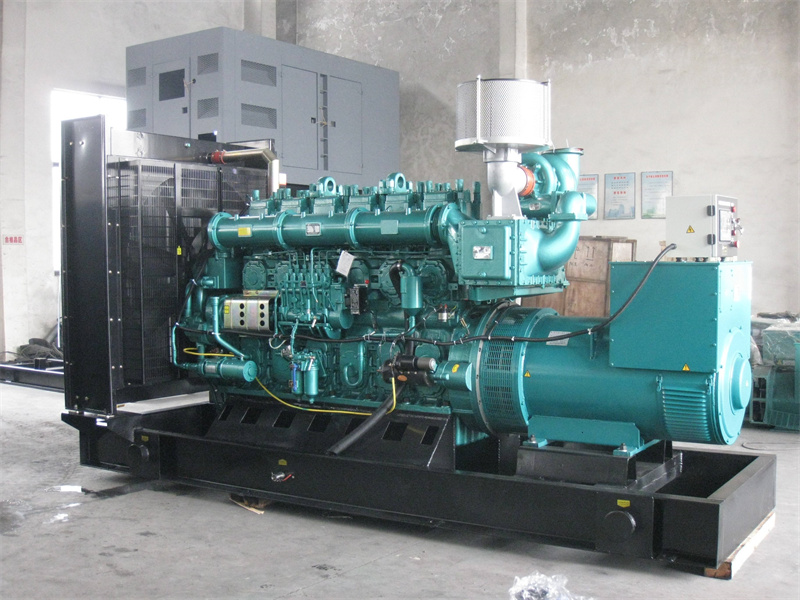 龙江镇200KW 柴油发电机的油耗是多少?