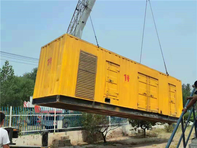 龙江镇300KW柴油发电机组油耗是多少?